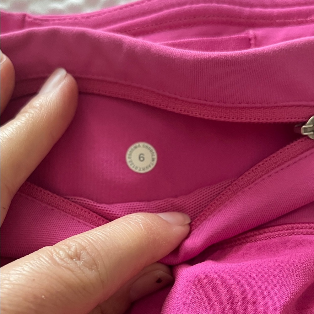 Lululemon Women's Pink Athletic speed up Shorts - Picture 5 of 5
